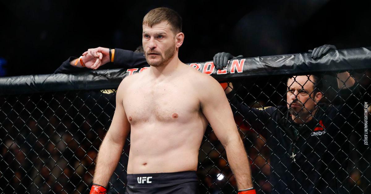 Stipe Miocic waiting to defend his UFC Heavyweight title. Credits to: Esther Lin-MMAFighting.