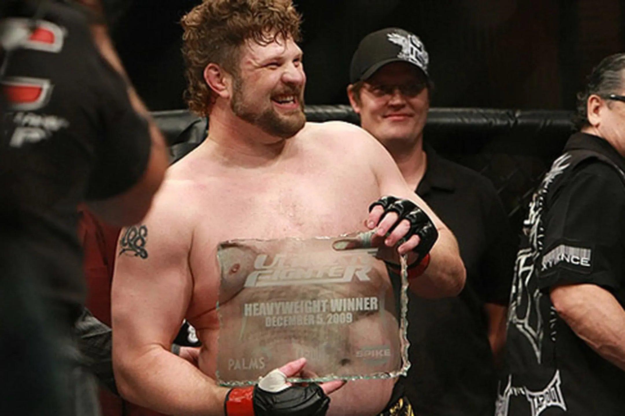 Roy Nelson after winning in the finale. Credits to: Dave Mandel-Sherdog
